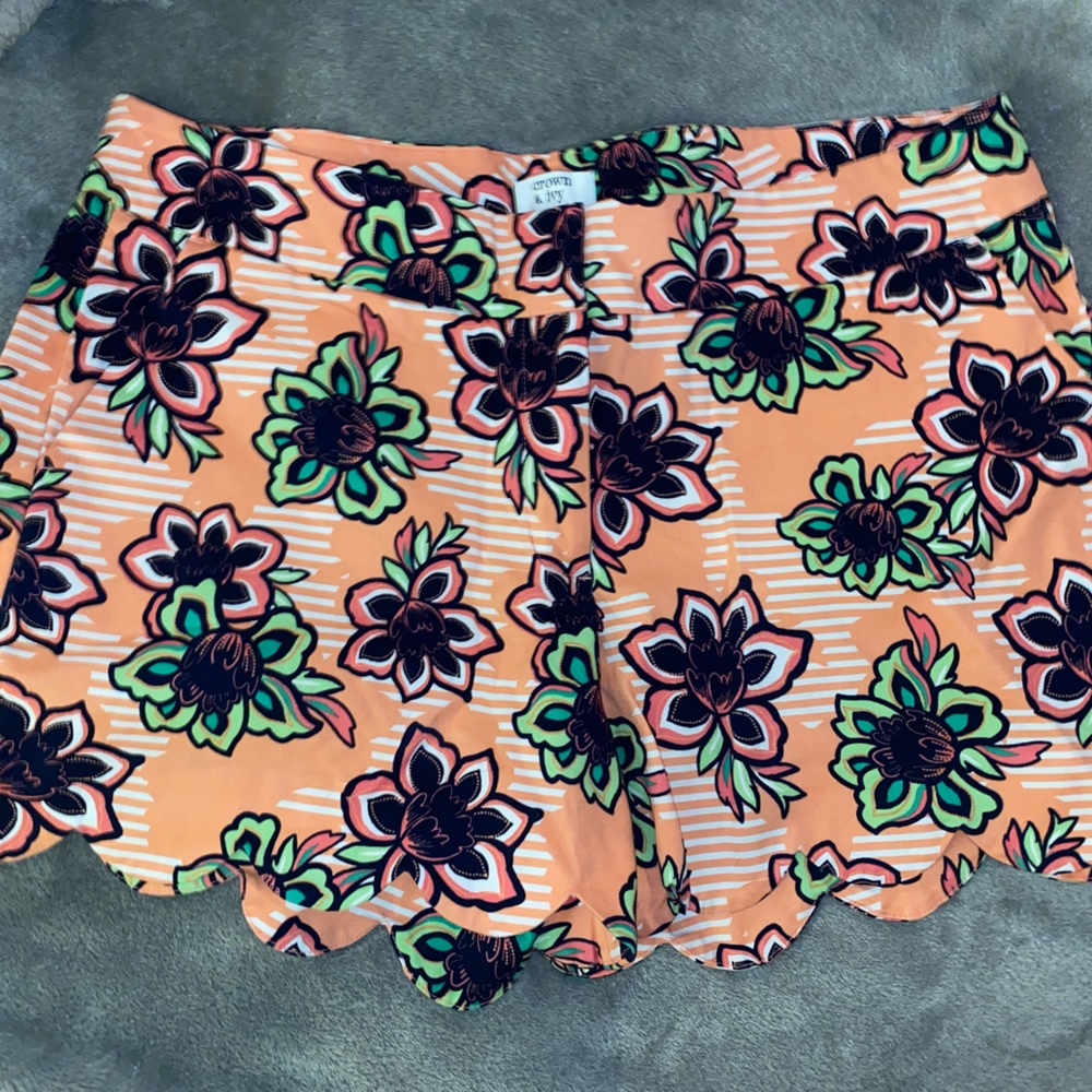 Crosby & Ivy Scallop Short